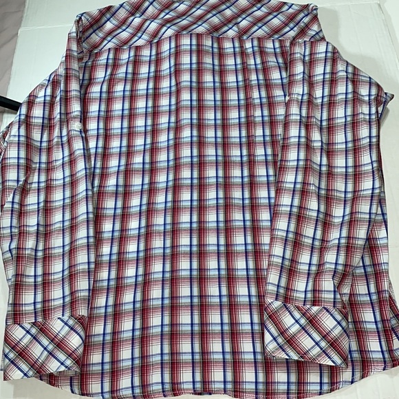 Elliott Long Sleeve Button Dress Shirt. Button pockets and adjustable cuffs. - Picture 6 of 8